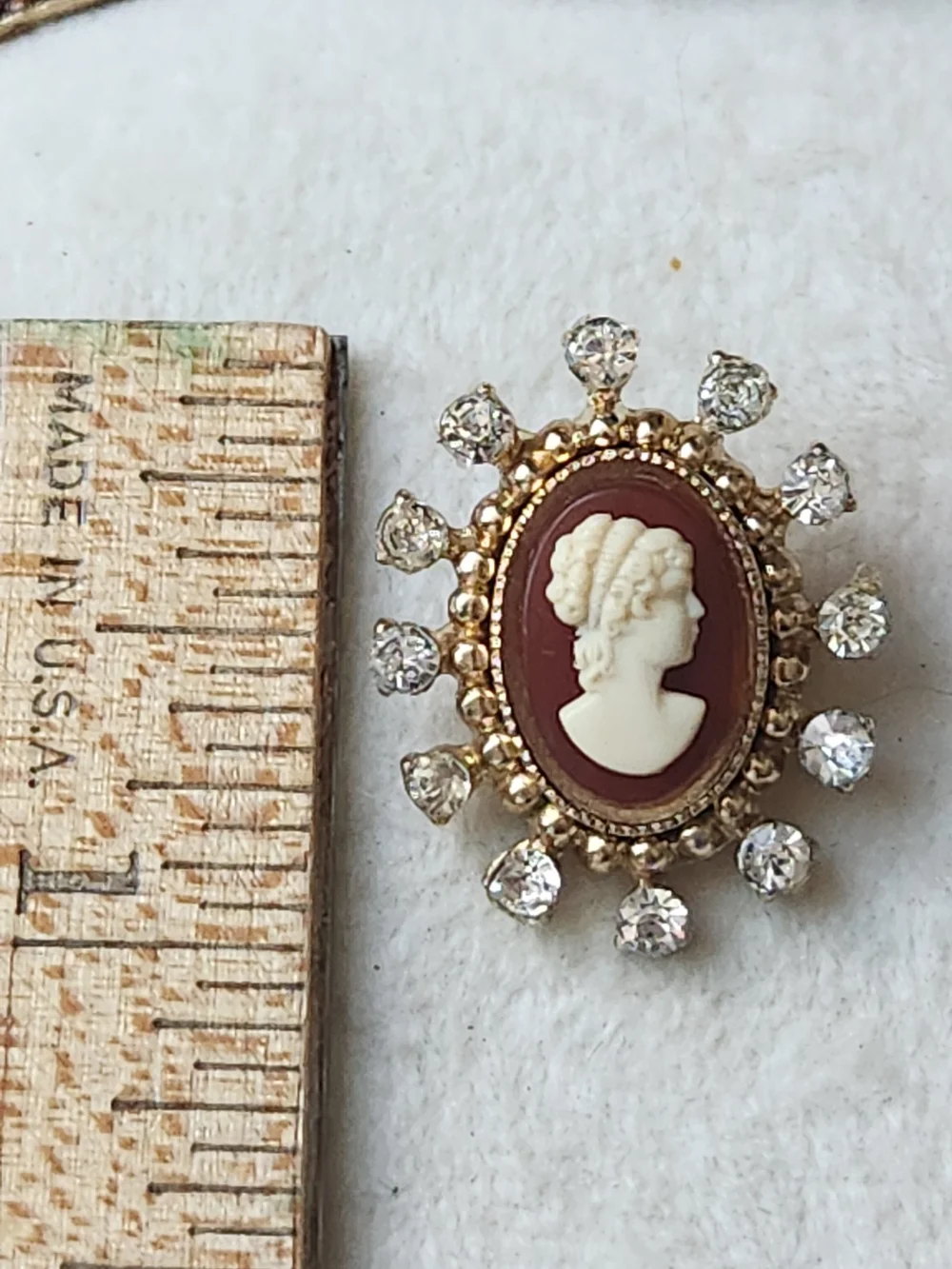VTG Signed CORO Cameo Brooch Gold Rhinestone Crystal Halo Pin Victorian 1950's